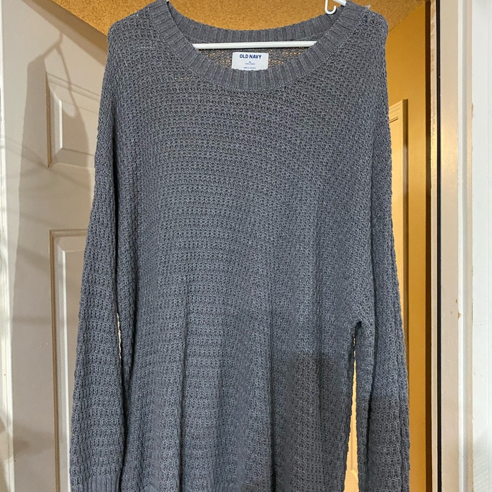 Old Navy gray tunic sweater. Great with jeans or leggings!